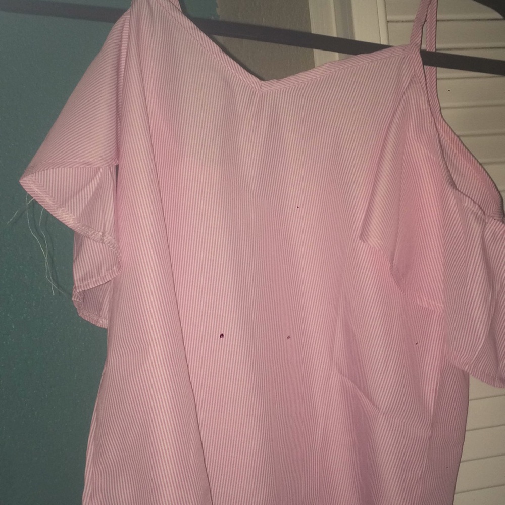 Cold shoulder top Size small